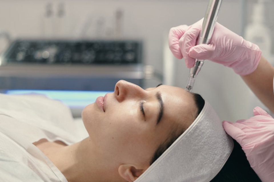 What Is the Process of Microdermabrasion